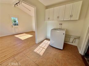 7339 White Oak, Reseda (los Angeles) CA 91335
