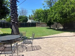 7339 White Oak, Reseda (los Angeles) CA 91335