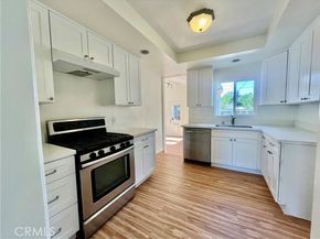 7339 White Oak, Reseda (los Angeles) CA 91335