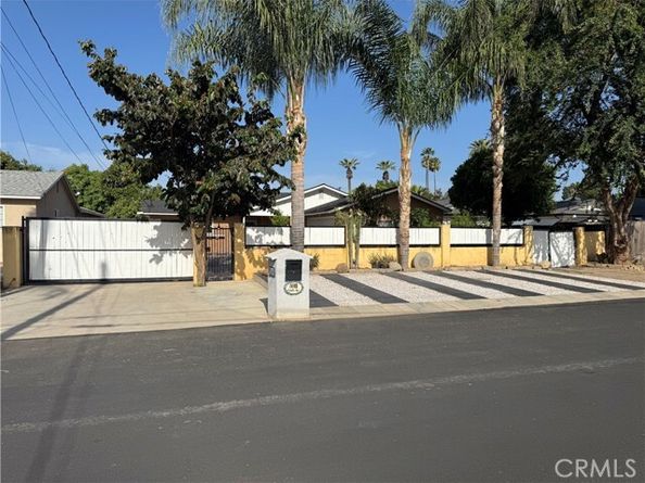 8011 Quartz Avenue, Winnetka (los Angeles) CA 91306