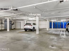 5216 Yarmouth 105, Encino (los Angeles) CA 91316