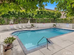 5216 Yarmouth 105, Encino (los Angeles) CA 91316
