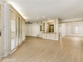 5216 Yarmouth 105, Encino (los Angeles) CA 91316