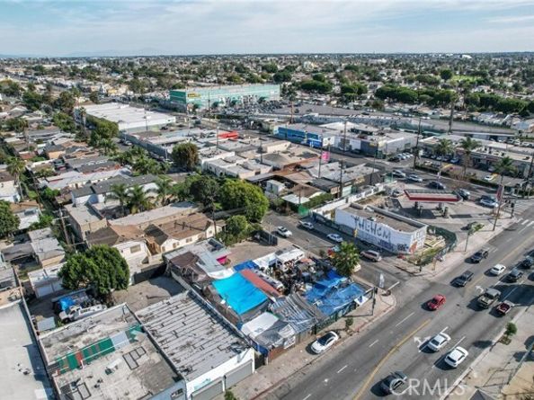 5718 S Western Avenue, Los Angeles CA 90062