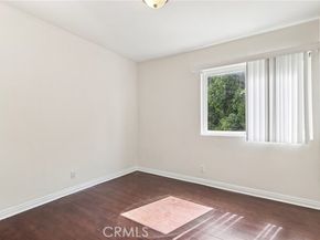 10636 Woodley 43, Granada Hills (los Angeles) CA 91344