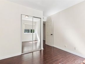 10636 Woodley 43, Granada Hills (los Angeles) CA 91344
