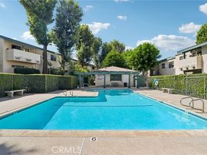 10636 Woodley 43, Granada Hills (los Angeles) CA 91344