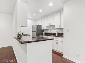 10636 Woodley 43, Granada Hills (los Angeles) CA 91344