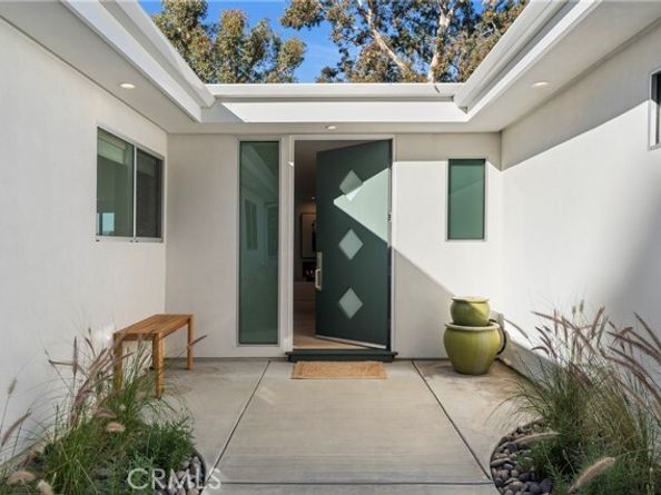 4909 Calvin, Tarzana (los Angeles) CA 91356