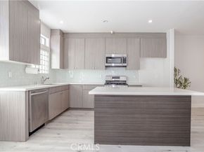 18347 Saticoy 28, Reseda (los Angeles) CA 91335