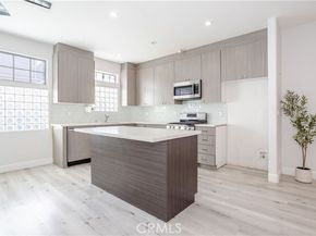 18347 Saticoy 28, Reseda (los Angeles) CA 91335