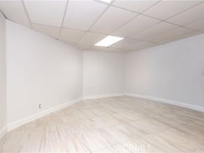 18347 Saticoy 28, Reseda (los Angeles) CA 91335