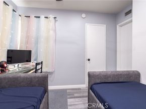 19127 Enadia Way Avenue, Reseda (los Angeles) CA 91335