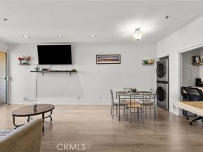 19350 Sherman Way 204, Reseda (los Angeles) CA 91335