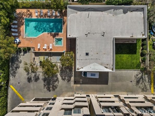 19350 Sherman Way 204, Reseda (los Angeles) CA 91335