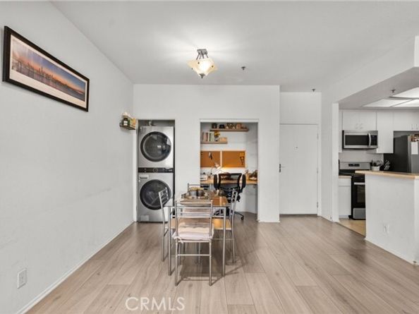 19350 Sherman Way 204, Reseda (los Angeles) CA 91335