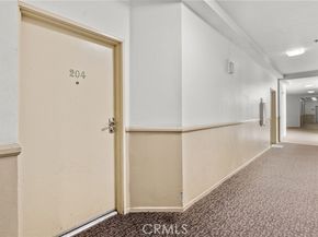 19350 Sherman Way 204, Reseda (los Angeles) CA 91335