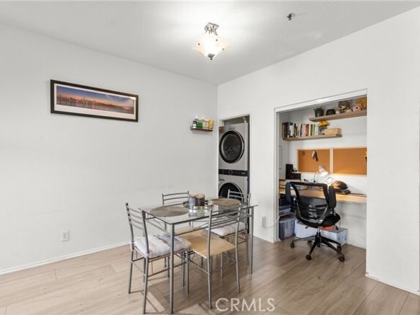 19350 Sherman Way 204, Reseda (los Angeles) CA 91335