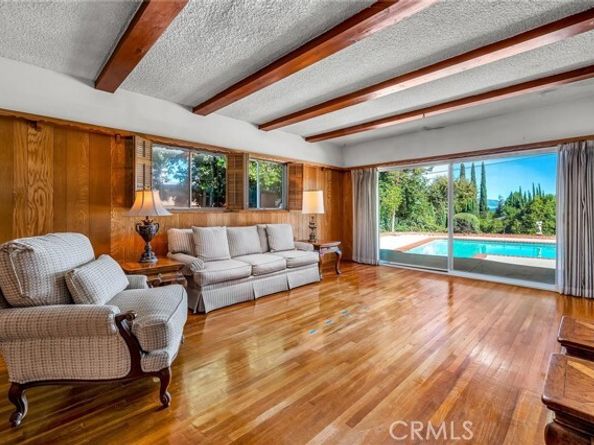 23717 Crosson Drive, Woodland Hills (los Angeles) CA 91367
