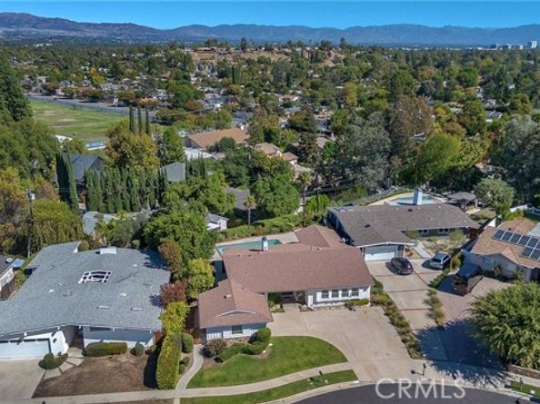 23717 Crosson Drive, Woodland Hills (los Angeles) CA 91367