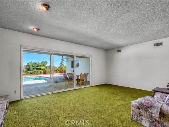 23717 Crosson Drive, Woodland Hills (los Angeles) CA 91367