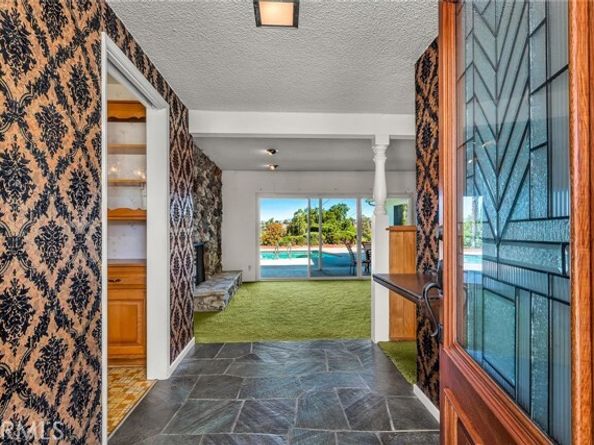 23717 Crosson Drive, Woodland Hills (los Angeles) CA 91367