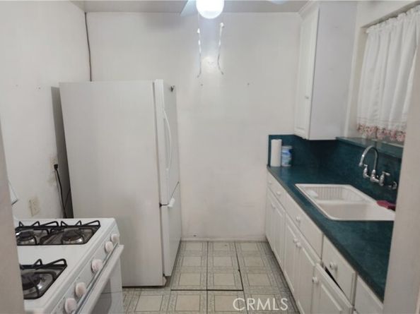 13754 Weidner, Pacoima (los Angeles) CA 91331