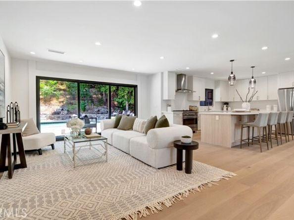 4830 Hasekian Drive, Tarzana (los Angeles) CA 91356