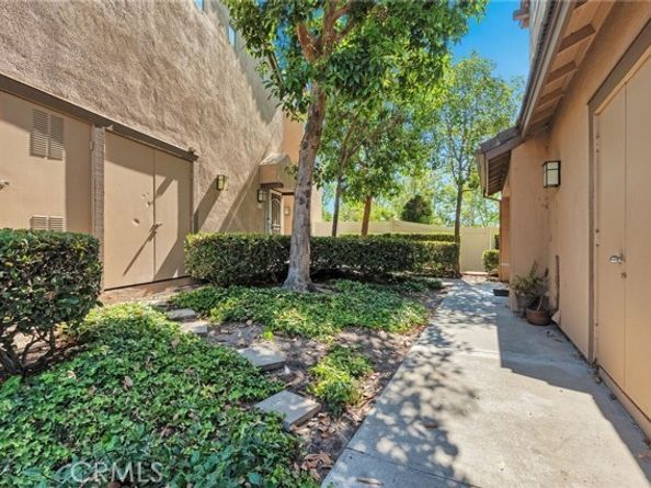 922 S Country Glen Way, Anaheim CA 92808