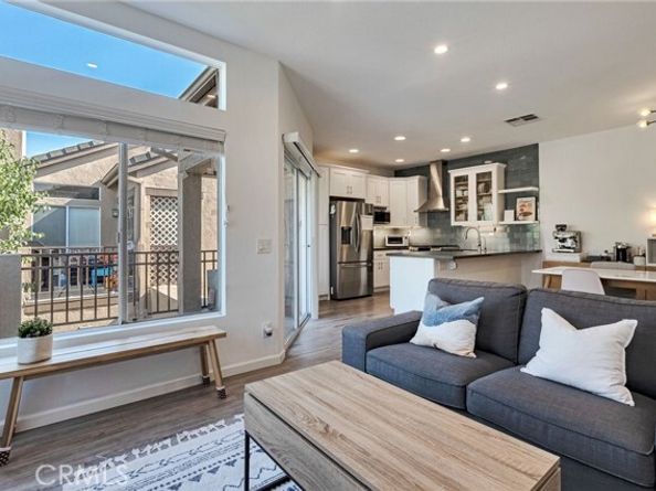 922 S Country Glen Way, Anaheim CA 92808