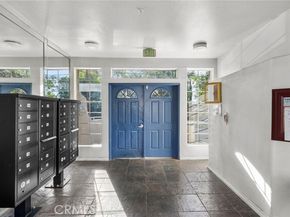 18347 Saticoy Street 24, Reseda (los Angeles) CA 91335