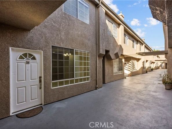 18347 Saticoy Street 24, Reseda (los Angeles) CA 91335