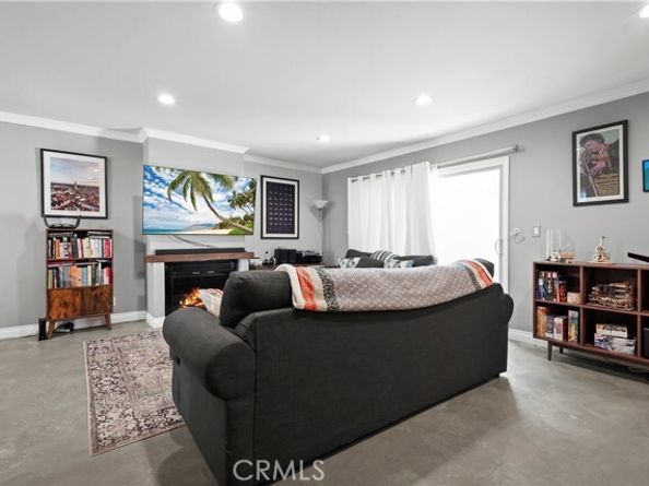6332 Fulton 109, Los Angeles CA 91401