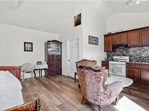 7060 Morse Avenue, North Hollywood (los Angeles) CA 91605