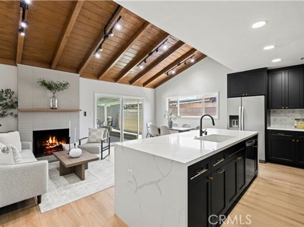 9712 Saloma Avenue, North Hills (los Angeles) CA 91343