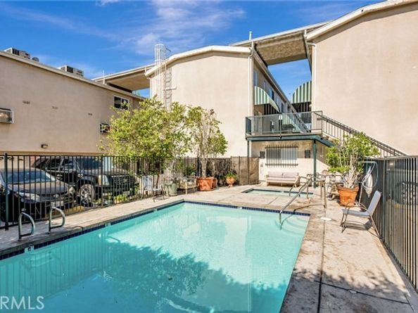 8828 Burnet Avenue 9, North Hills (los Angeles) CA 91343