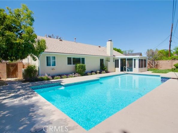 22214 Marlin Place, Canoga Park (los Angeles) CA 91303