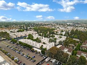 18411 Hatteras Street 122, Tarzana (los Angeles) CA 91356