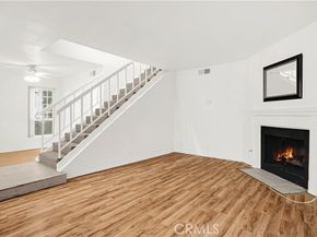 18411 Hatteras Street 122, Tarzana (los Angeles) CA 91356