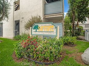 18411 Hatteras Street 122, Tarzana (los Angeles) CA 91356