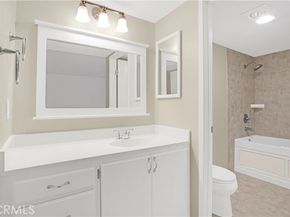 18411 Hatteras Street 122, Tarzana (los Angeles) CA 91356