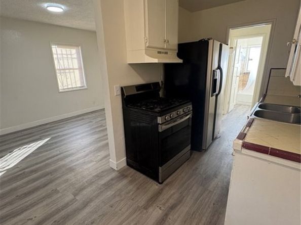 1030 W 88th Street, Los Angeles CA 90044
