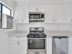 18530 Hatteras Street 209, Tarzana (los Angeles) CA 91356