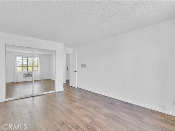 18530 Hatteras Street 209, Tarzana (los Angeles) CA 91356