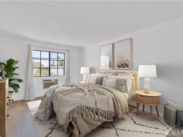 18530 Hatteras Street 209, Tarzana (los Angeles) CA 91356