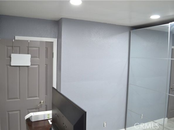 11068 Penrose, Sun Valley (los Angeles) CA 91352