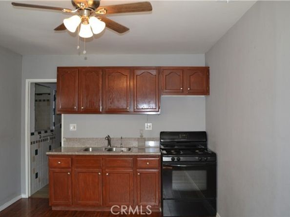11068 Penrose, Sun Valley (los Angeles) CA 91352