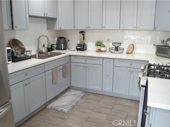 11068 Penrose, Sun Valley (los Angeles) CA 91352