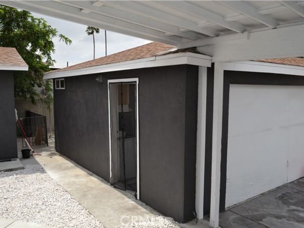 11068 Penrose, Sun Valley (los Angeles) CA 91352