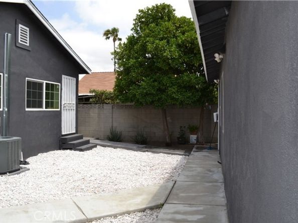 11068 Penrose, Sun Valley (los Angeles) CA 91352